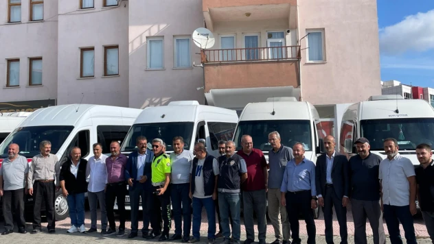 Servis Şoförlerinden Geleneksel Kutlama