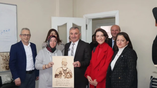 Sesli ve Ekibi Cemevi'nde Alevi Vatandaşlarla Buluştu
