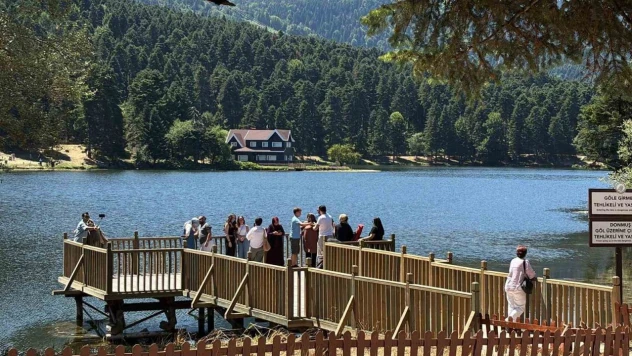 Vatandaşlar Soluğu Gölcük Tabiat Parkı'nda Aldı