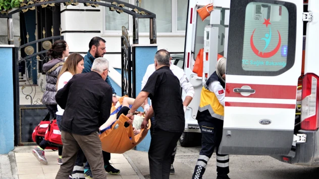 Silah ateş aldı, genç kız bacağından yaralandı