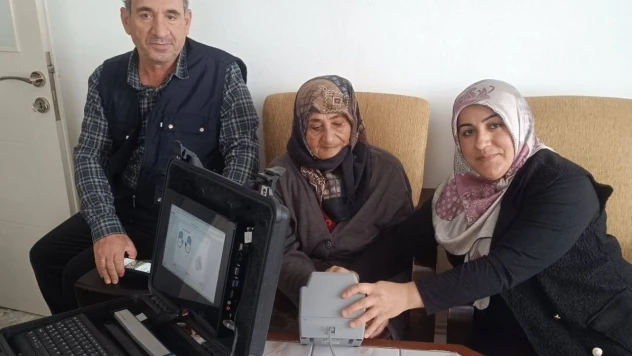 Sinop'ta Evde Kimlik Kartı Başvurusu Hizmeti Sürüyor