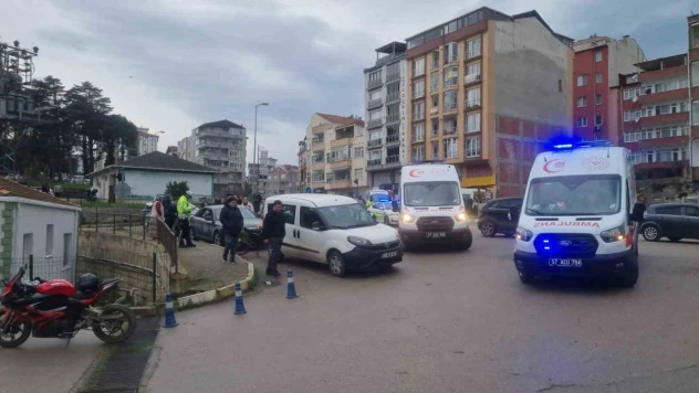Sinop'ta Otomobil İle Motosiklet Çarpıştı: 1 Yaralı