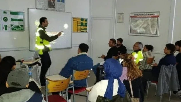 Sinop'ta Sürücü Adaylarına Trafik Eğitimi