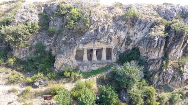 Sinop'un Saklı Tarihi Mekanı: Boyabat Kaya Mezarları
