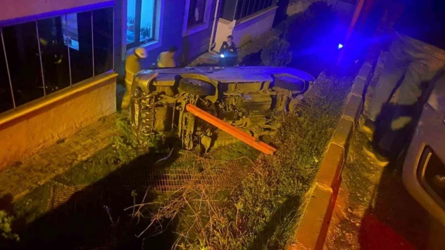 Sitenin Bahçesine Uçtu! 3 Yaralı