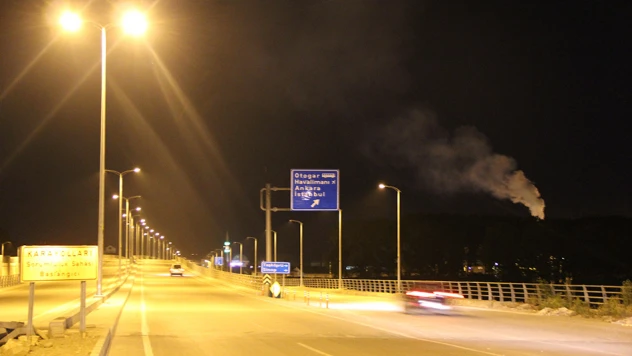 Sunta Kavşağı Köprüsü ışıklandırıldı