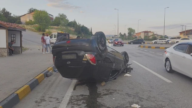 Takla Atan Otomobilde 3 Kişi Yaralandı