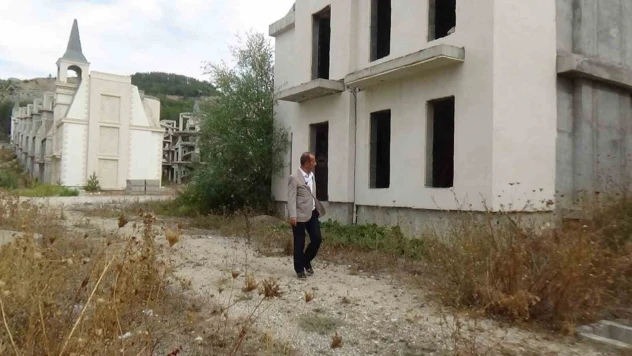 Atıl Kalan Burj Al Babas Projesi İçin Özcan'dan Teklif