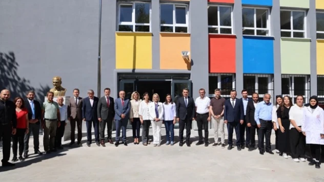 Taşköprü Bahri Alp Ortaokulu'nu Ziyaret Ettiler