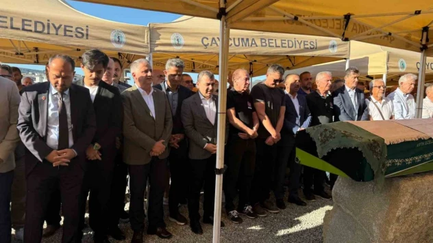 Belediye Başkanının Eşi Toprağa Verildi