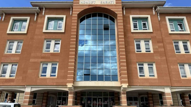 'Dolandırıcılık' Suçuna Hapis Ve Para Cezası