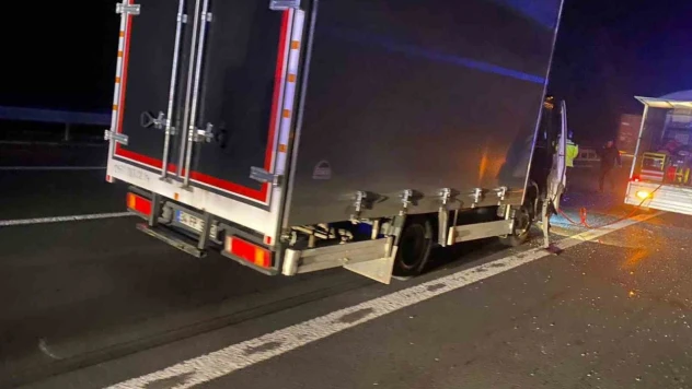 Bolu TEM'de Kamyon ile Kamyonet Çarpıştı: 1 Yaralı