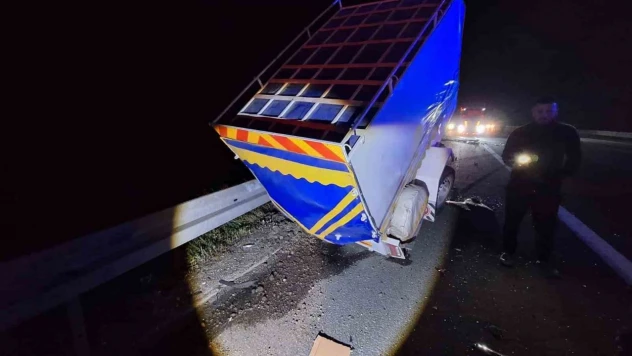 Minibüs Ters Döndü: 4 Yaralı