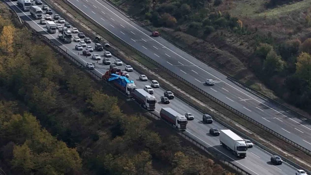 TEM Otoyolu'nda İki Tır Çarpıştı: 1 Yaralı