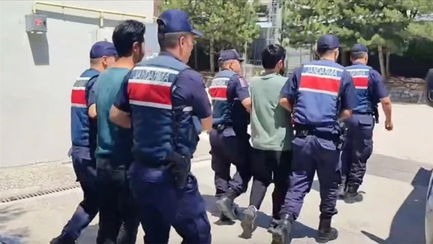 Terör Örgütü DEAŞ'a Yönelik Operasyonlarda Şüpheliler Yakalandı