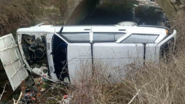 Tofaş Otomobil Menfeze Uçtu: 1 Yaralı