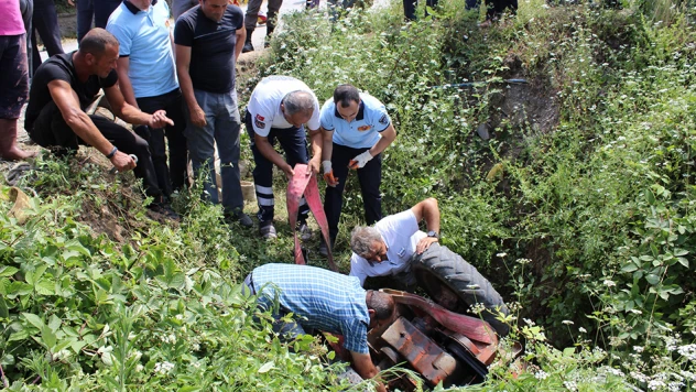 Traktör dereye uçtu: 1 yaralı