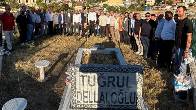 Tuğrul Dellaloğlu Kabri Başında Anıldı