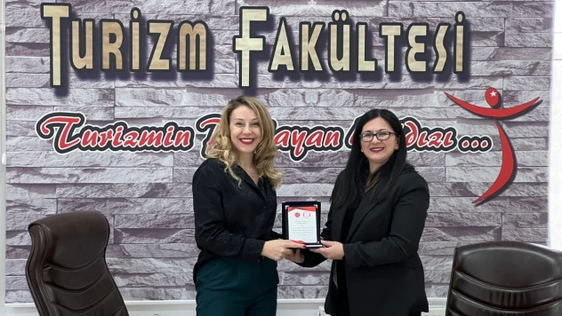 Turizm Fakültesi'nde Çakmakoğlu Arıcı'ya Veda