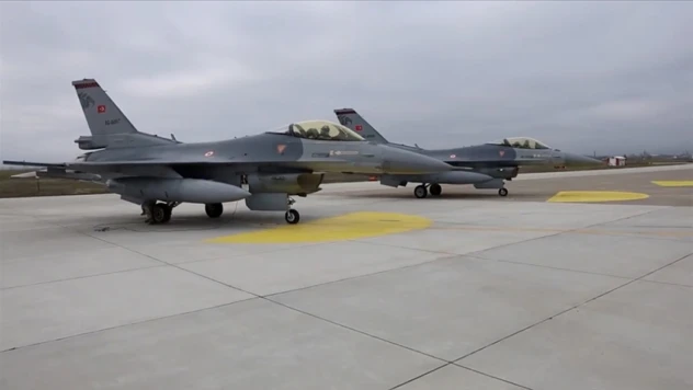 Türk Hava Kuvvetleri, Karadeniz'de Eğitim Uçuşu İcra Etti