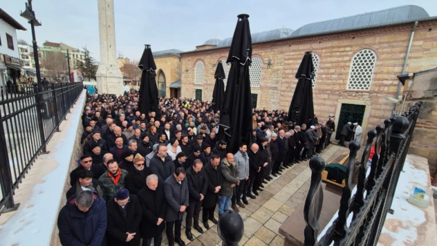 Türkan Uzan Vefat Etti