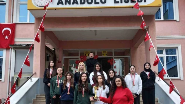 Türkeli Anadolu Lisesi'nden İl Üçüncülüğü Başarısı