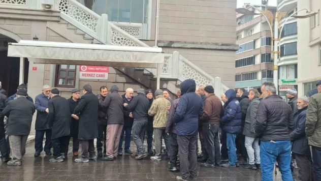 Türkeli'de Umre Yolcuları Dualarla Uğurlandı