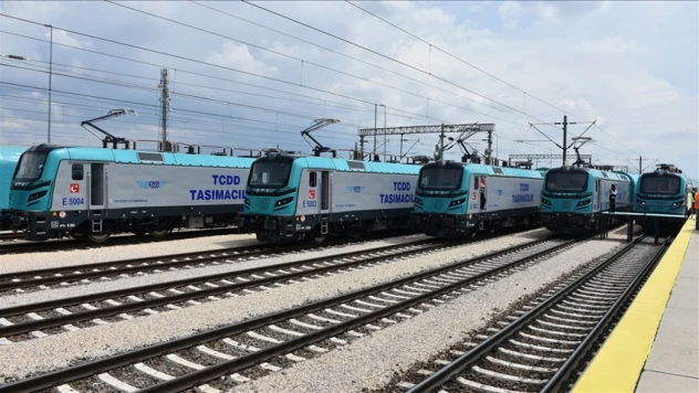 Türkiye'nin Yerli Ve Milli Lokomotifi İlk Seferini Tamamladı