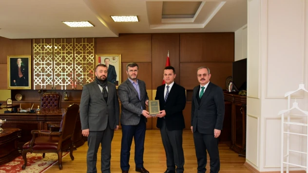 Üniversite Camii'ni Görüştüler