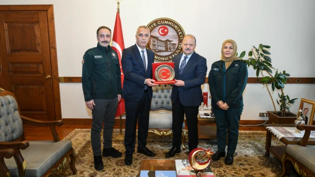 Vali Dallı Gümrük Müdürü Ve Beraberindeki Heyeti Ağırladı