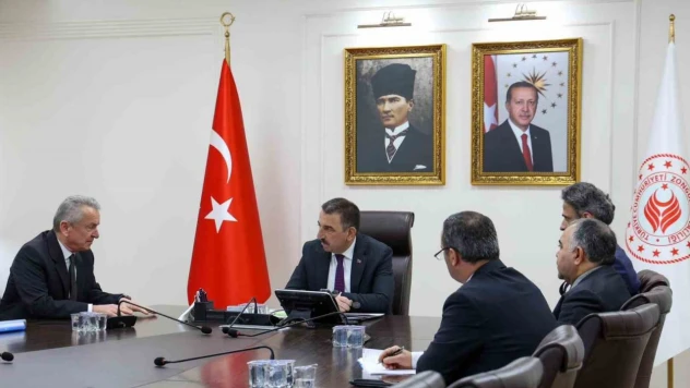 Vali Hacıbektaşoğlu Çaycuma Heyetini Kabul Etti