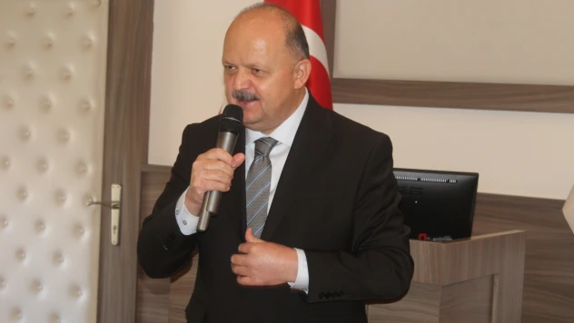 Vali Meftun Dallı: 'Bizim Bir Numaralı Meselemiz Yol'