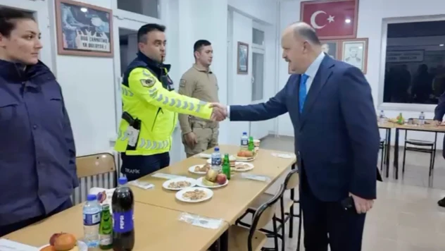 Vali Meftun Dallı'dan Yılbaşı Mesaisindeki Güvenlik Güçlerine Ziyaret
