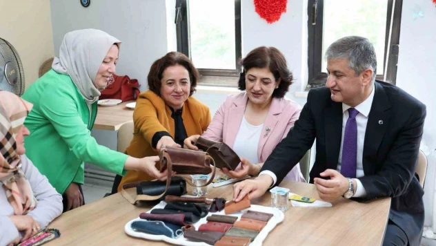 Vali Yavuz Aile Kadınlarla Buluştu