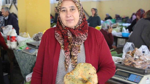 Vatandaş Ormandan Kova Kova Topladı