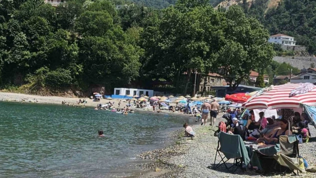 Vatandaşlar Sıcak Havada Deniz Keyfi Yaşadı