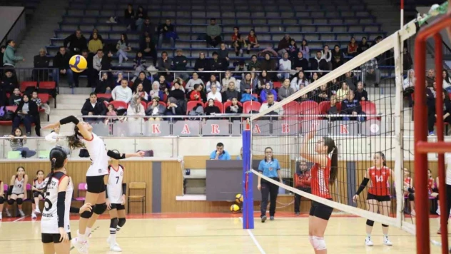 Voleybol Midi Kızlar İl Birinciliği Müsabakaları Sona Erdi