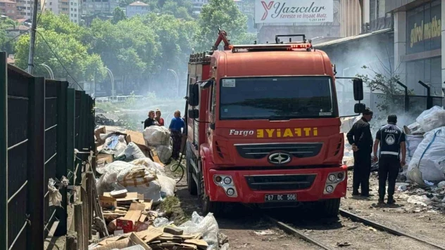 Yanan Kartonlar Ekipleri Harekete Geçirdi