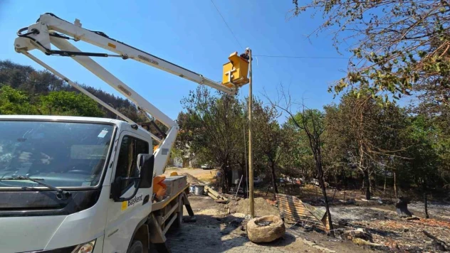 Yangından Etkilenen Köyde Yeniden Yaşam Alanları Kuruluyor