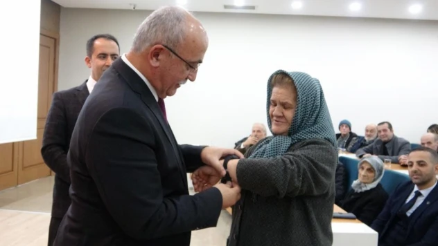 Yaşlılara Yönelik Akıllı Bileklik Uygulaması Başladı