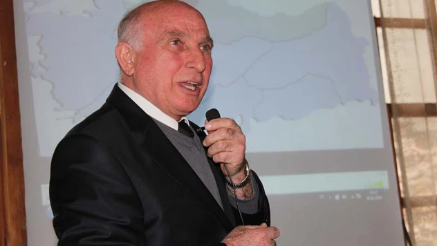 'Yavaş yavaş kültürümüzü kaybediyoruz'
