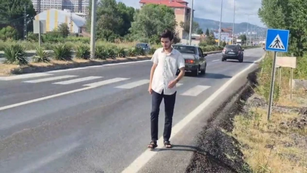 Yaya Geçidi Var Ama Yayanın Geçebileceği Yol Yok