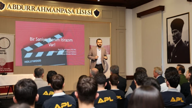 Yeni Yüzyılın Yetkinliklerine Genç Bakış