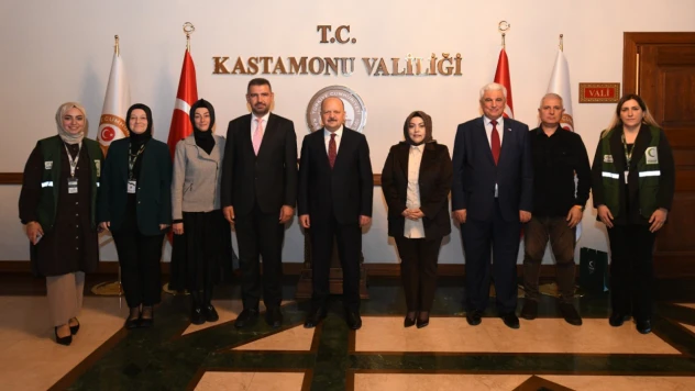 Yeşilay'dan Vali Meftun Dallı'ya Ziyaret