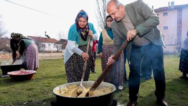 Yıllardır Sürdürülen Helva İkramı Geleneği Bu Yıl Da Yaşatıldı