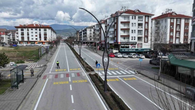 Yol Çizgileri ve Yaya Geçitleri Yenileniyor