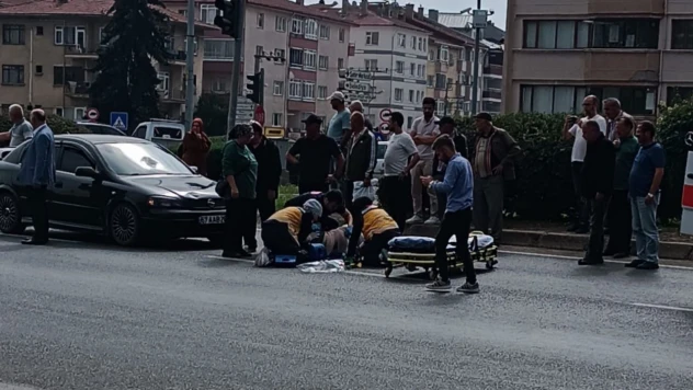 Yolun Karşısına Geçmek İsteyen Yayaya Araç Çarptı