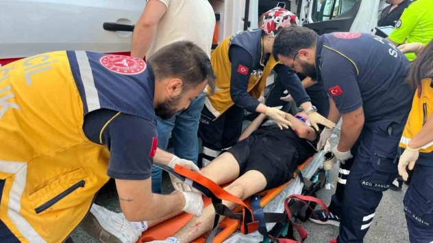 Yolun Karşısına Geçmeyen Çalışan Kadına Motosiklet Çarptı