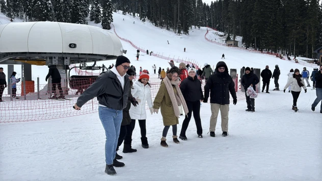 Yurduntepe'de Kayak Keyfi Halayla Buluştu