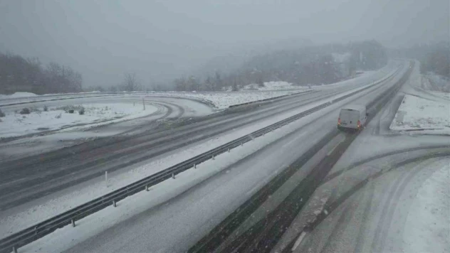 Zonguldak'ın Yüksek Kesimlerinde Kar Yağışı Etkili Oldu